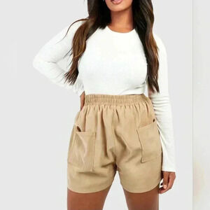 Plus Size Front Pocket Shorts